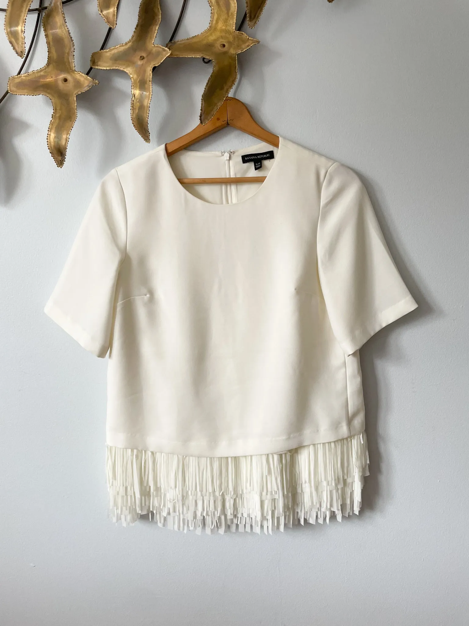 Banana Republic White Structured Top with Fringe Hem - S/M