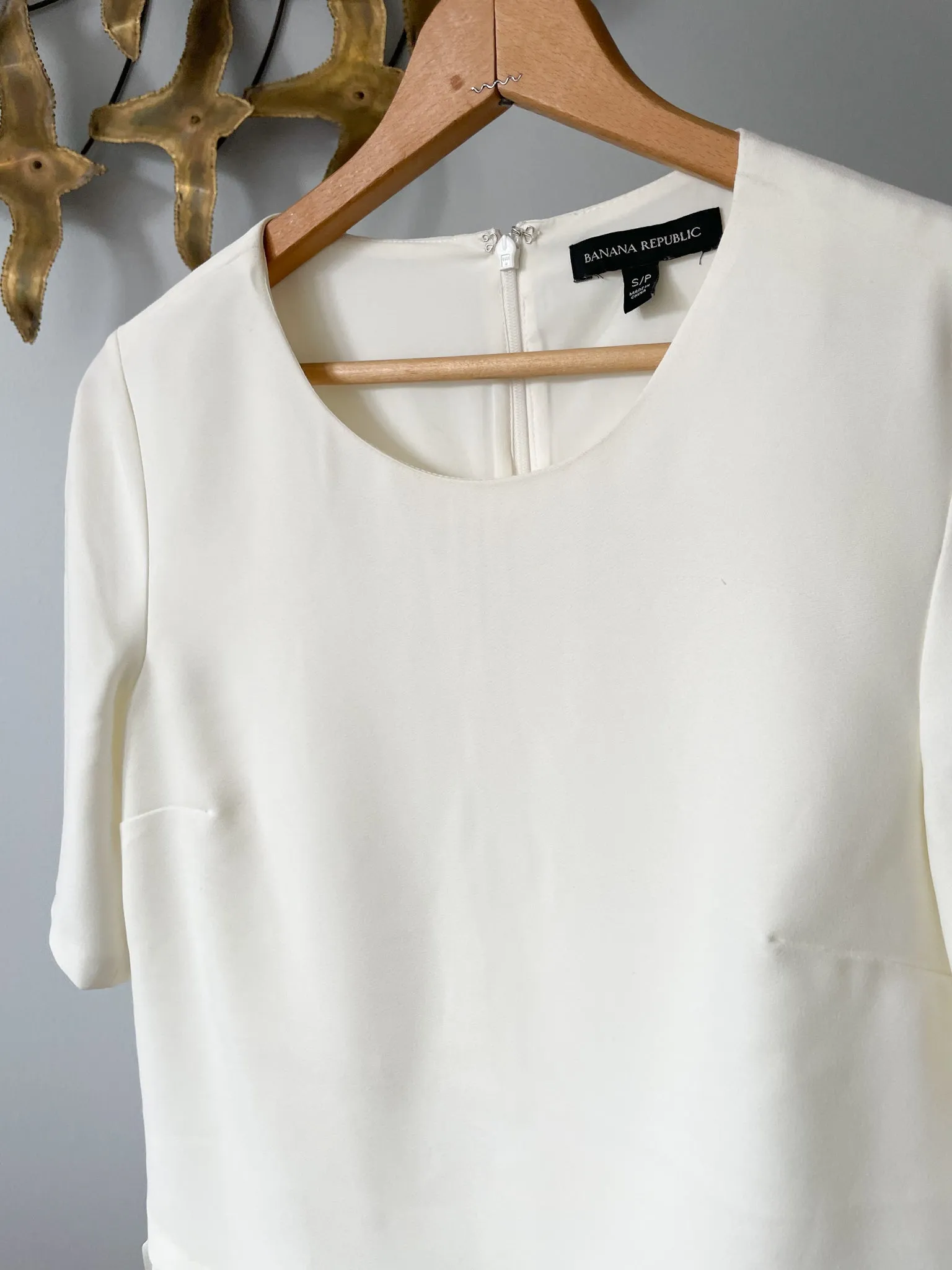 Banana Republic White Structured Top with Fringe Hem - S/M