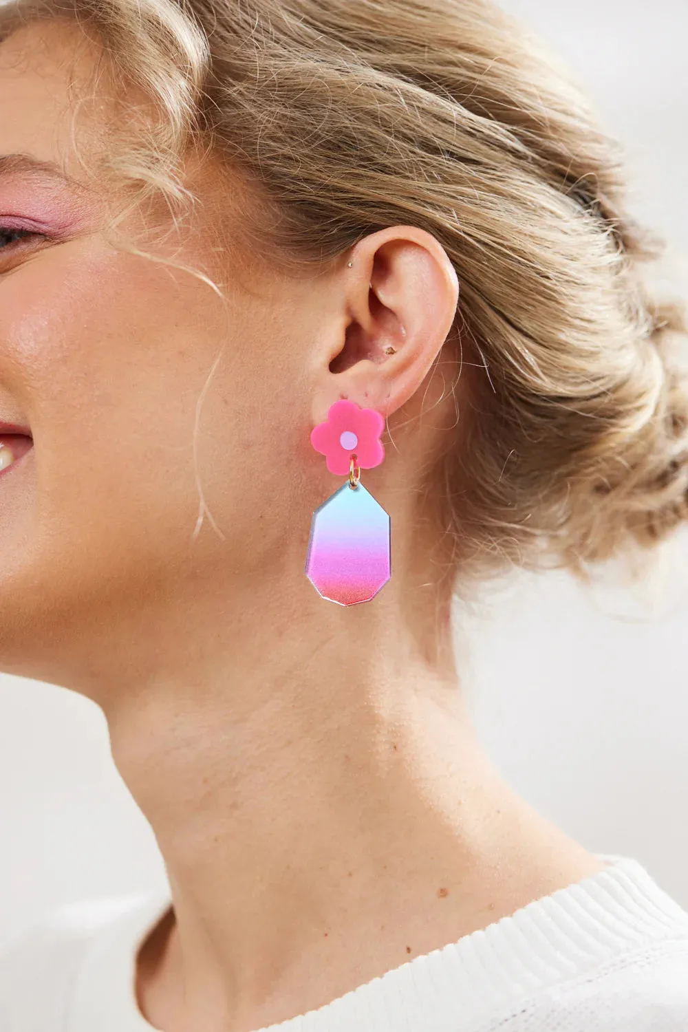 Martha Jean Ombre Daisy Drop Earrings - Blue/Magenta