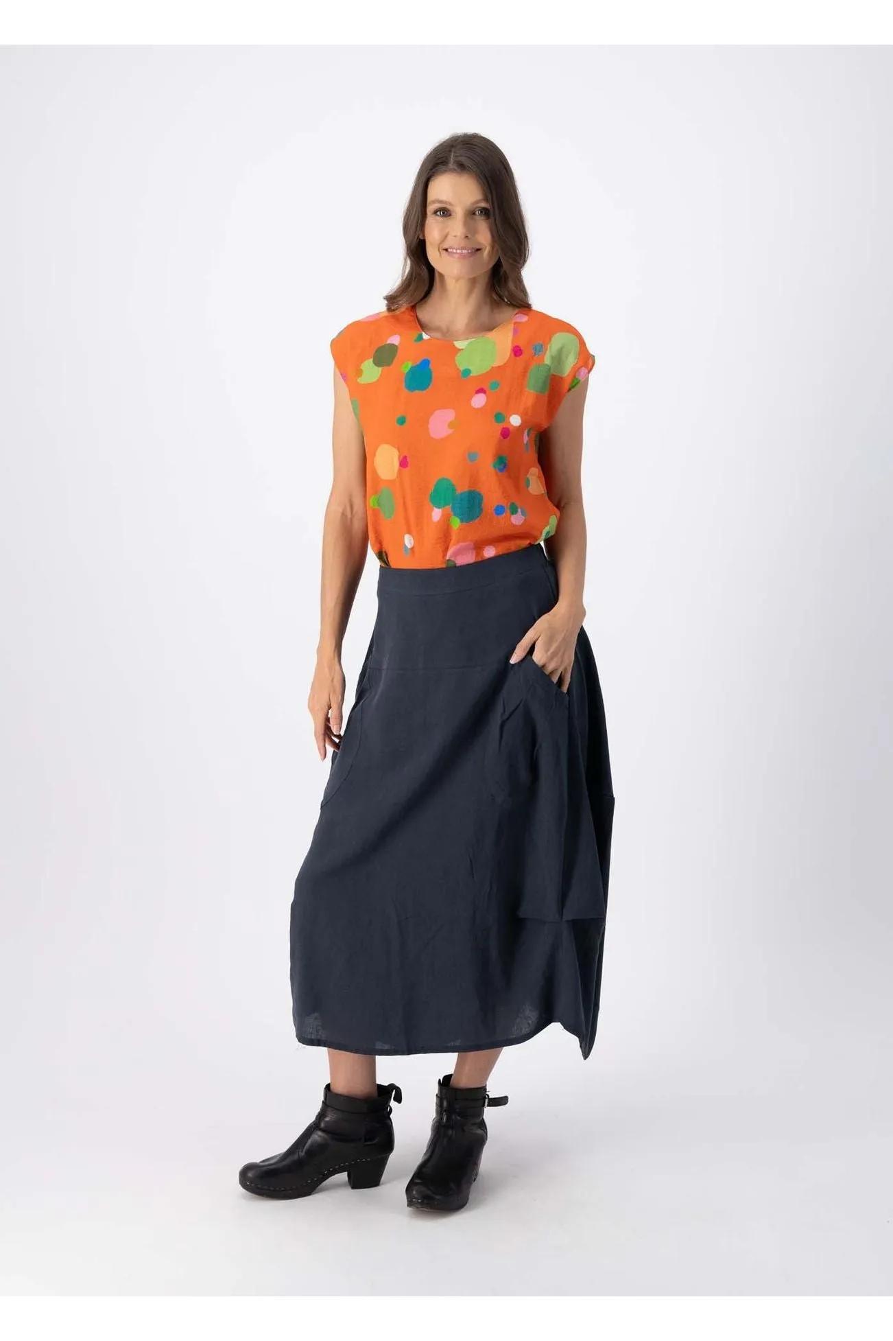 Milwaukee Luminary Skirt Black Wash in Linen Blend